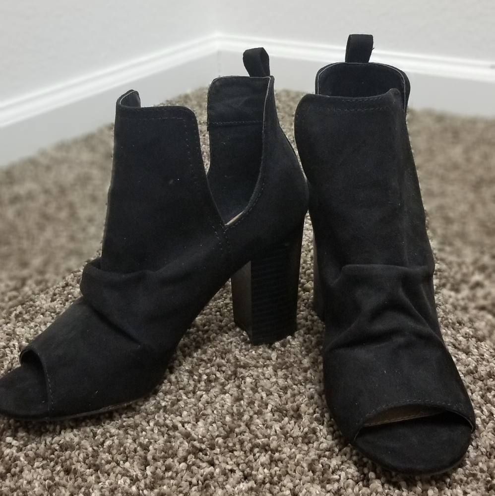 Heeled booties